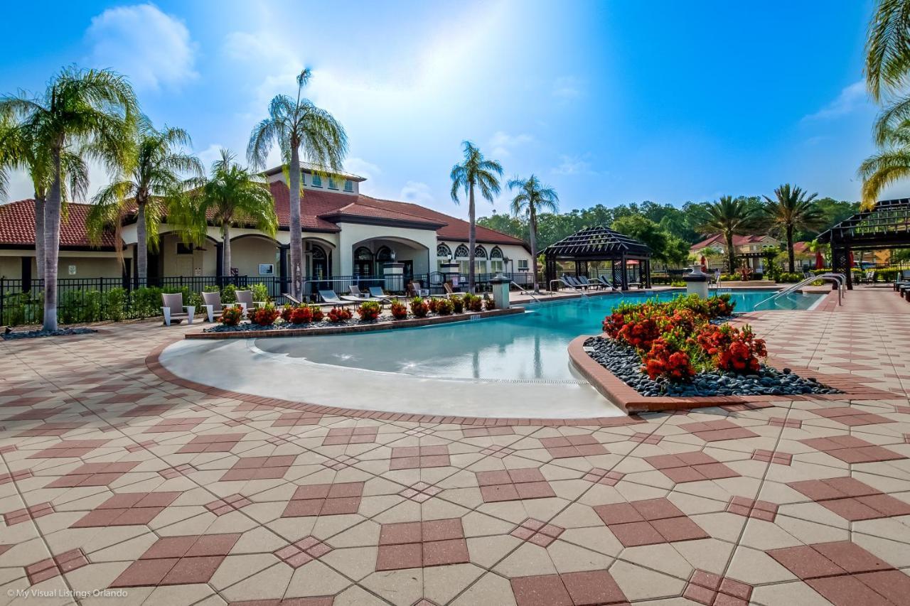 Spacious And Modern 8 Bedroom 5 Bathroom Villa