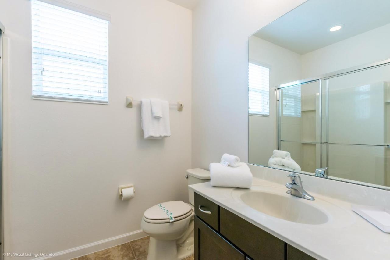 Spacious And Modern 8 Bedroom 5 Bathroom *
