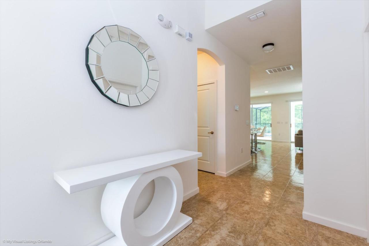 Spacious And Modern 8 Bedroom 5 Bathroom Villa