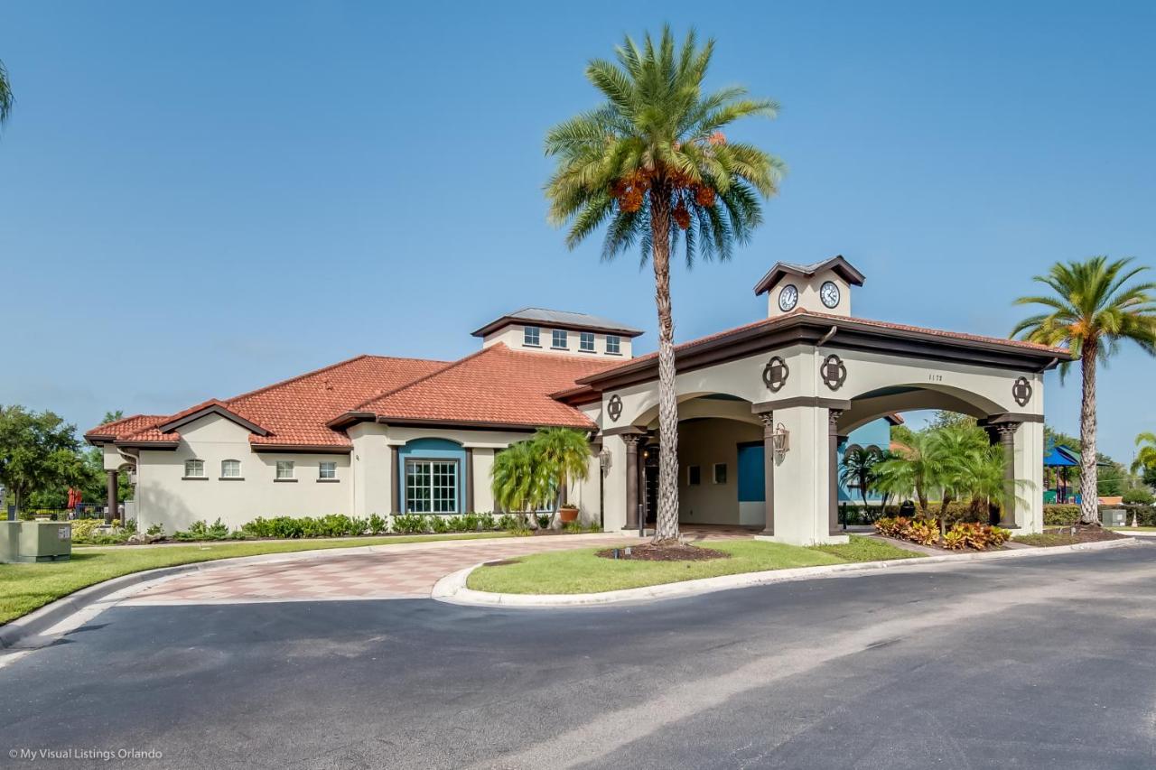 Spacious And Modern 8 Bedroom 5 Bathroom Orlando