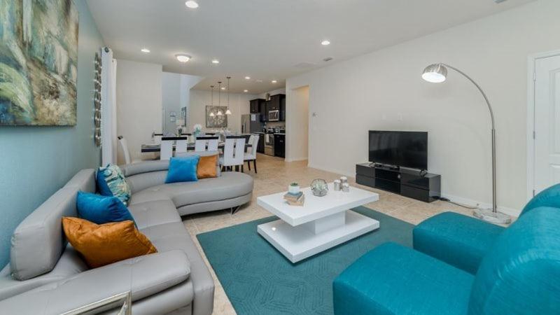 Holiday home Amazing 6 Bedroom 4.5 Bath Windsor At Westside Pool *