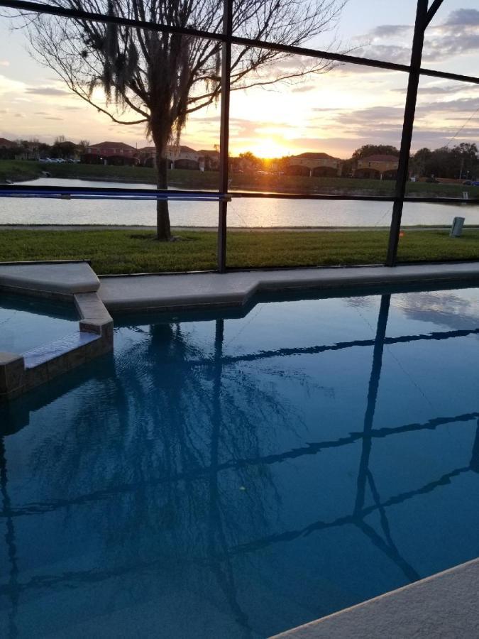 Bella Vida Luxury Pool Game View!