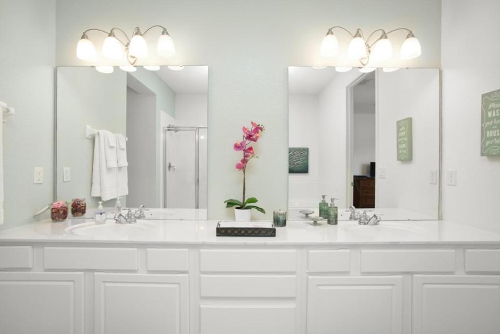 Stylish Vista Cay Luxury Oasis Near Theme Parks Walk To The Convention Center And Int'l Drive