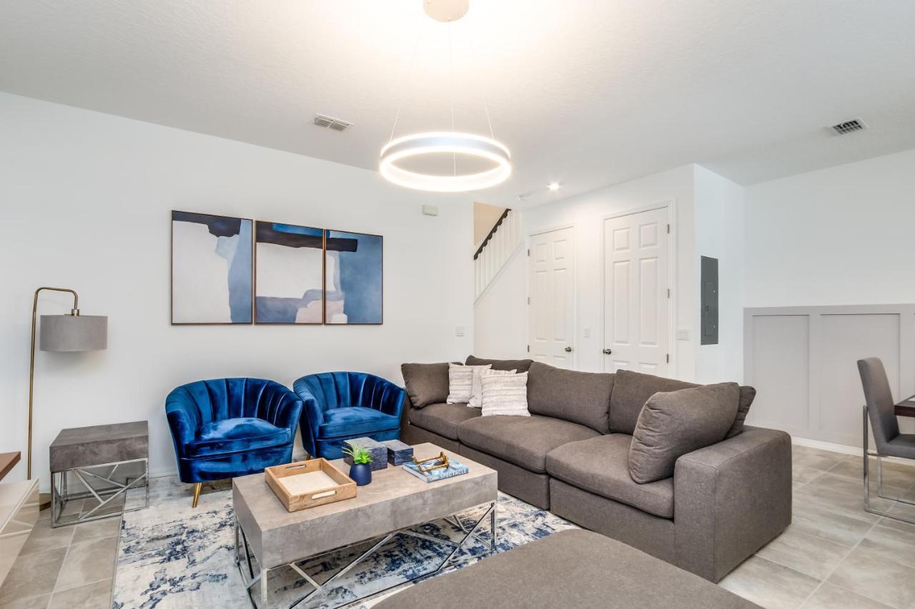 2194 Cooper Bell Place Villa *