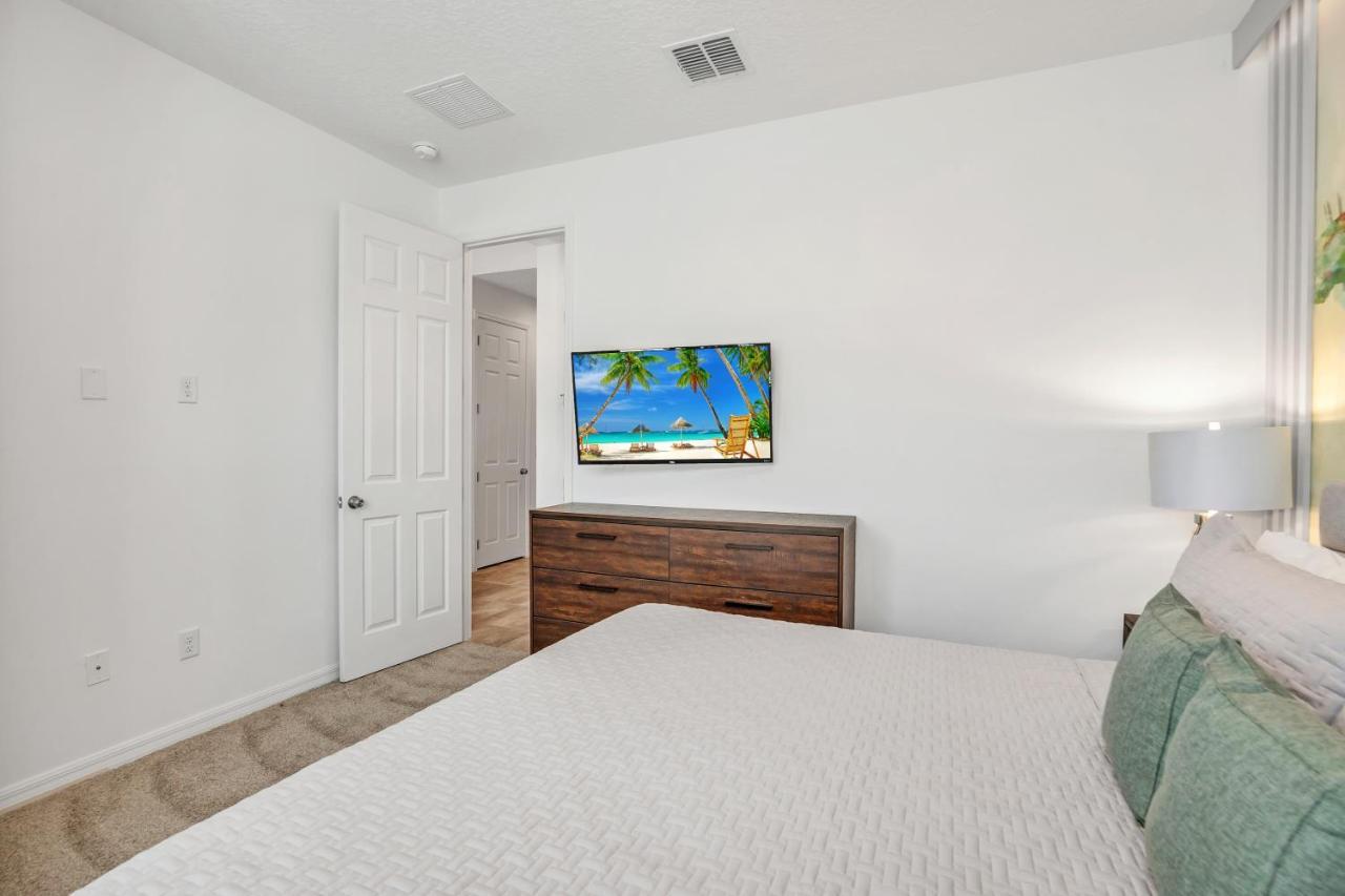 2194 Cooper Bell Place Villa