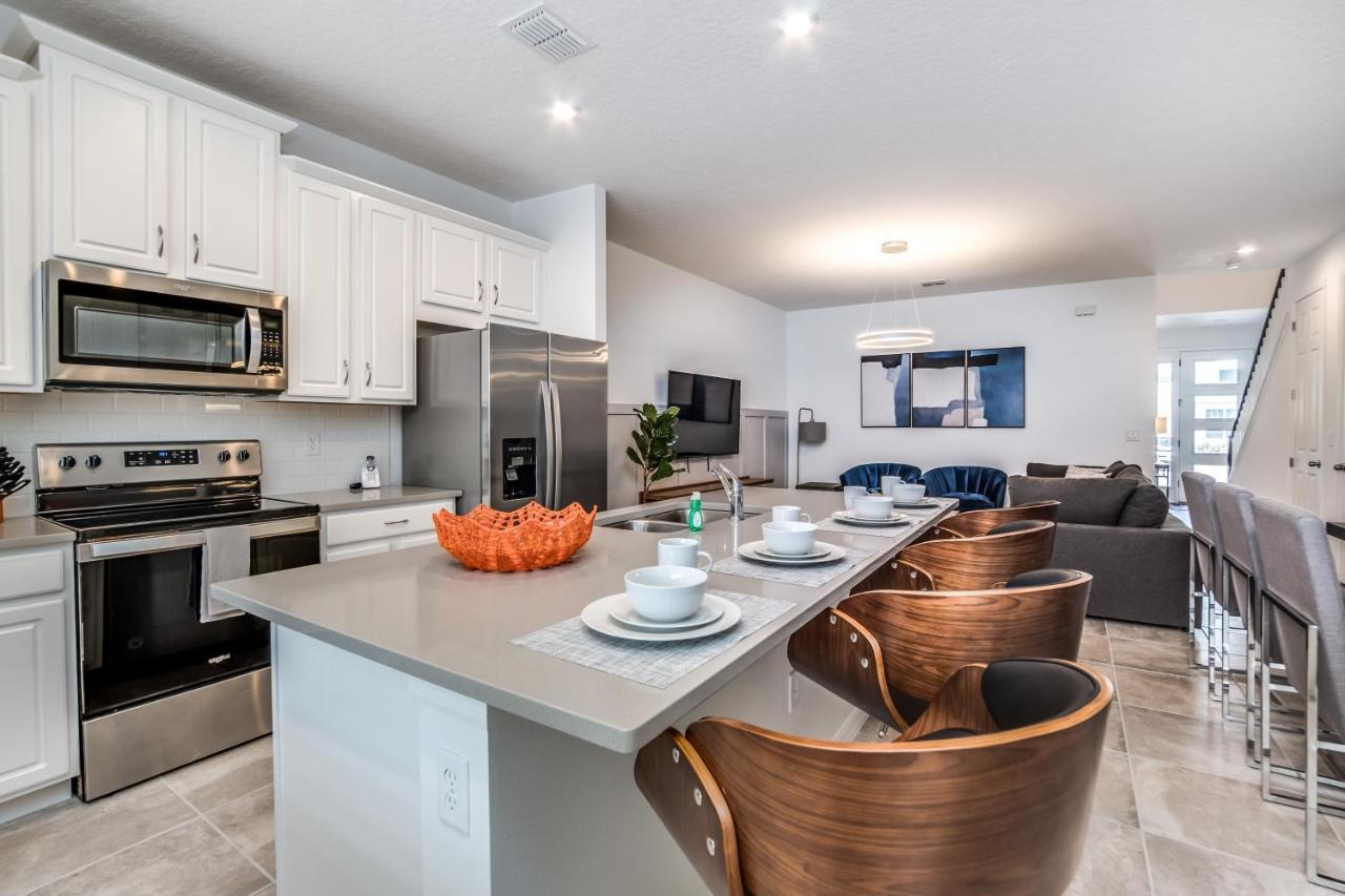 2194 Cooper Bell Place * Orlando