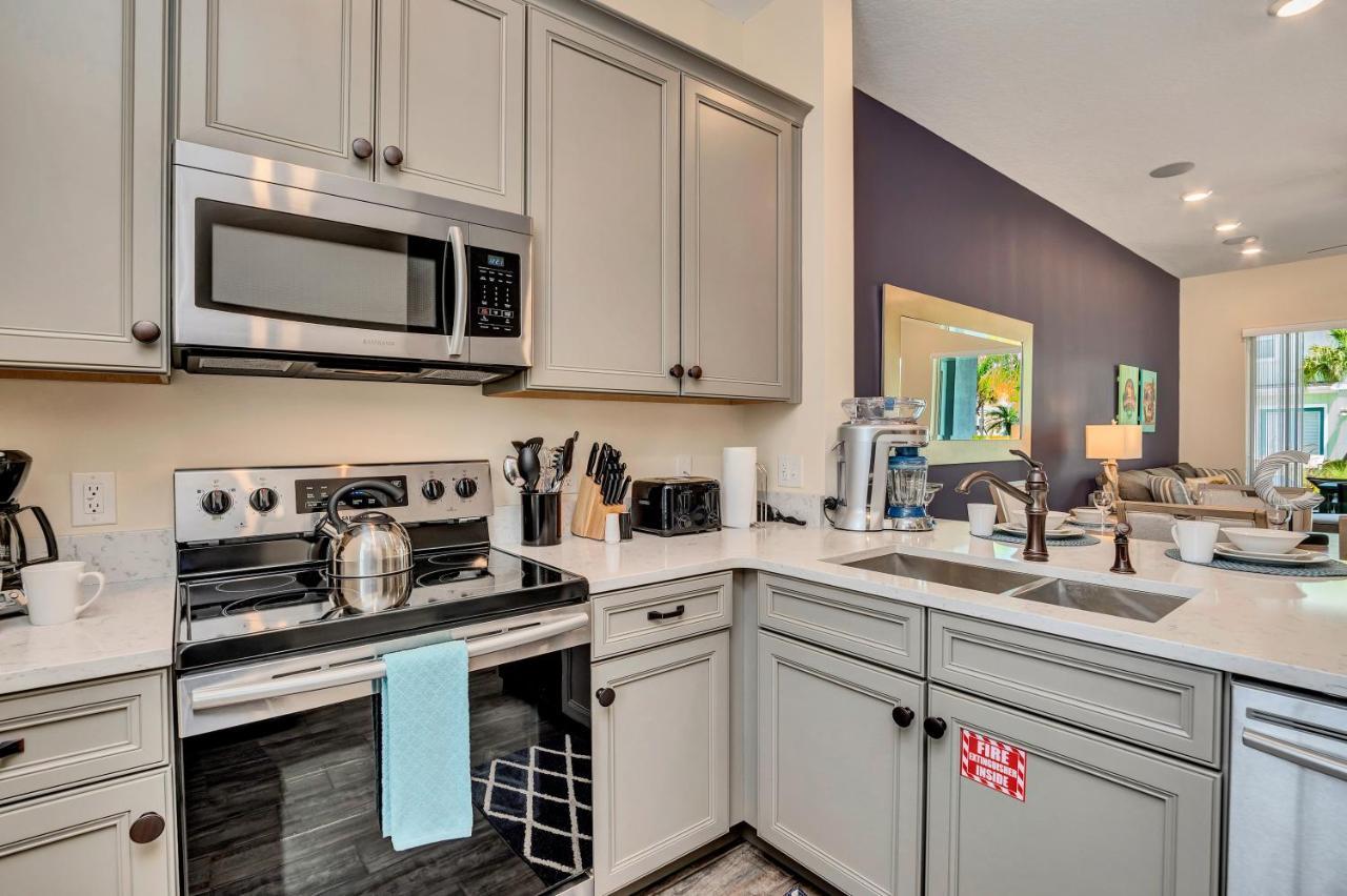 8053 Lost Shaker Lane * Orlando