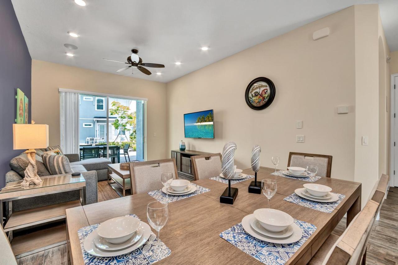 8053 Lost Shaker Lane * Orlando