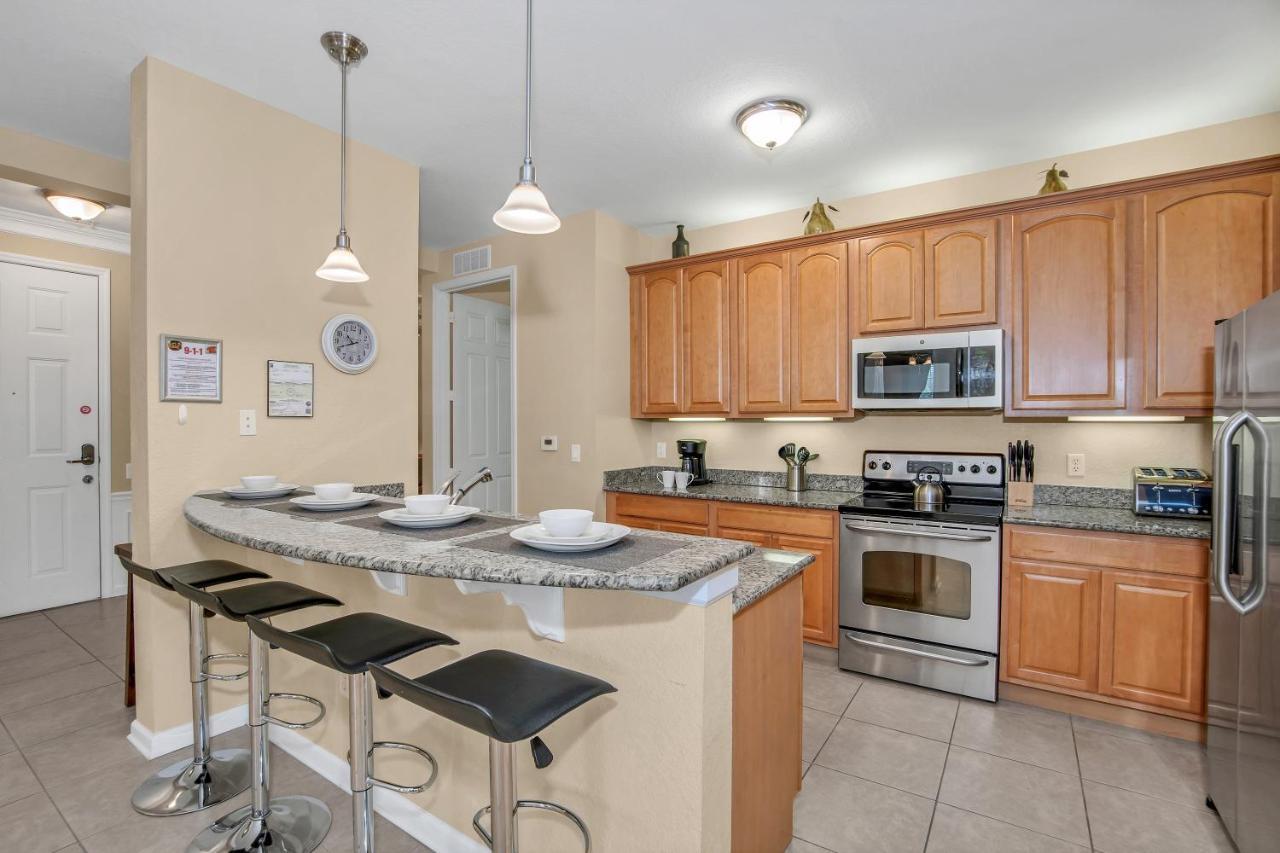Apartment 5025 Shoreway Loop #203 *