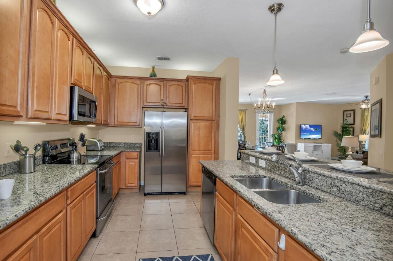 5025 Shoreway Loop #203 *