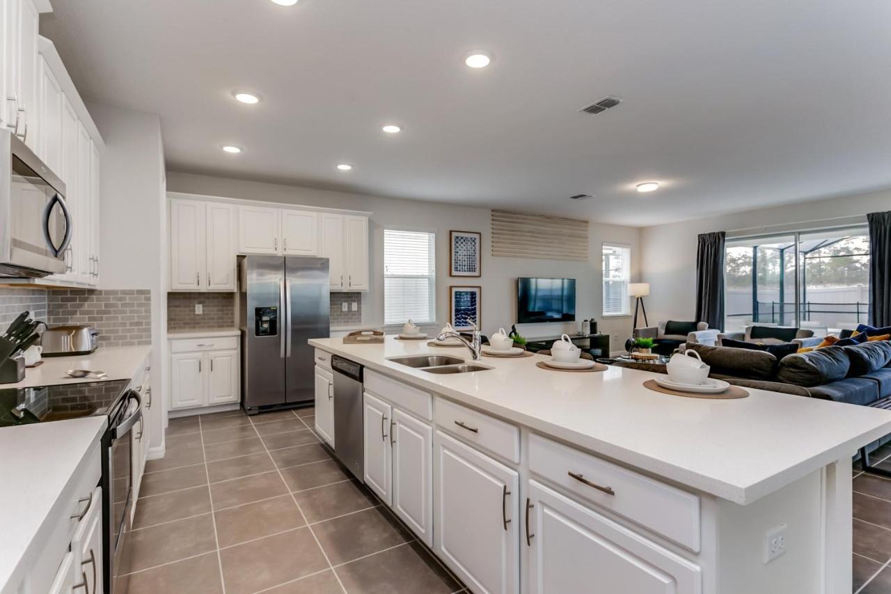 Exceptional! 9bed 6ba Games, Pool 1564n Villa