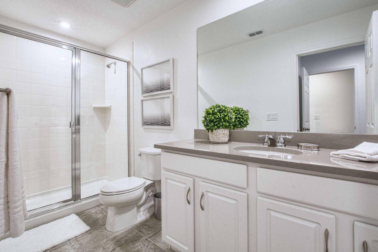 5 Bedrooms Townhome W- Splashpool - 8205sa Holiday home Orlando