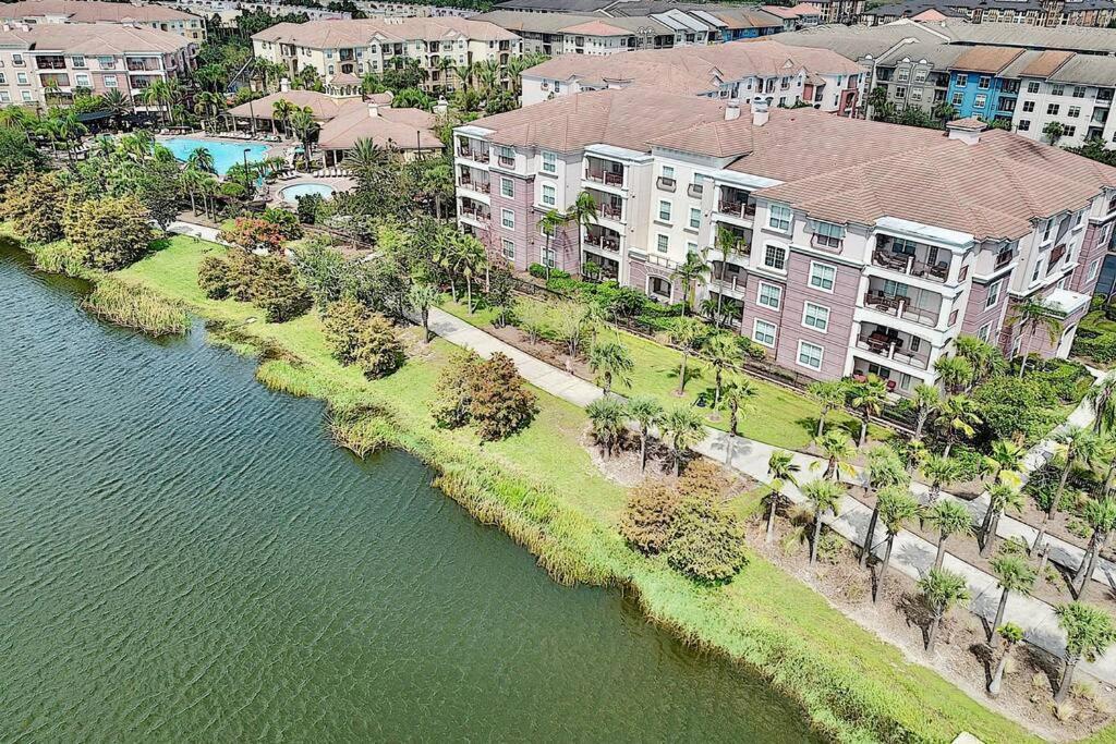 Vista Cay Luxury 4 Bedroom Apartment *