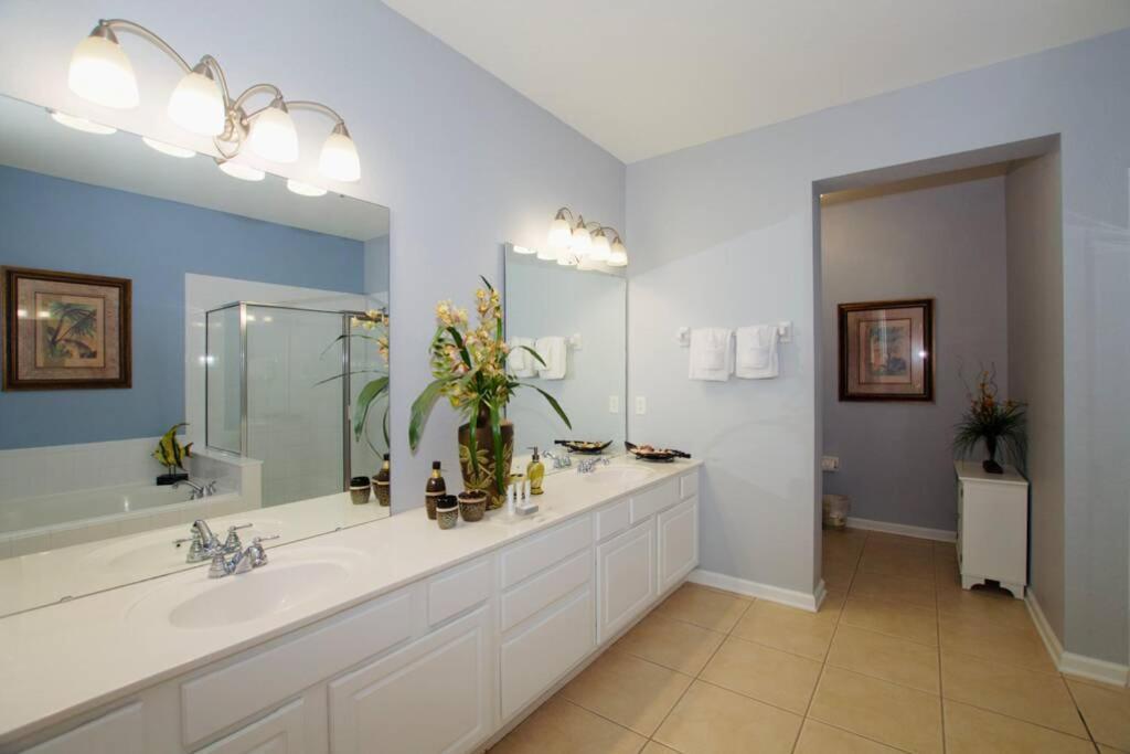 Vista Cay Luxury 4 Bedroom