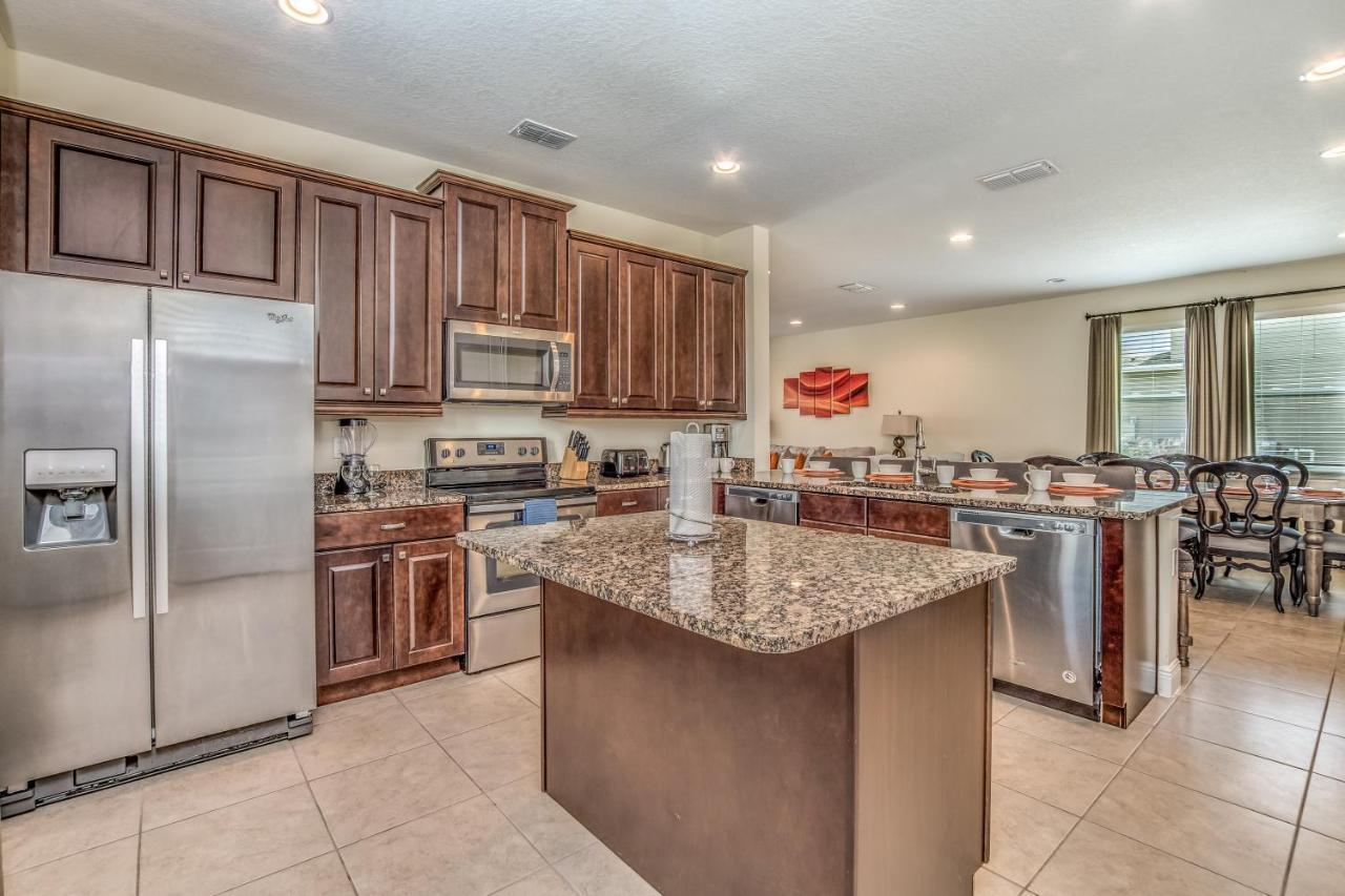 Modern Wprivate Pool And Air Hockey Table Holiday home Orlando