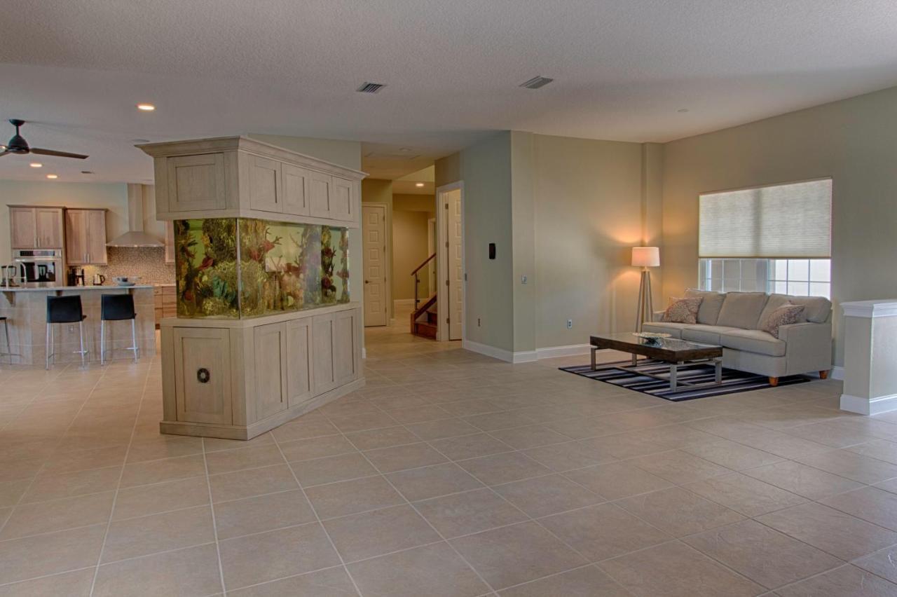 Mickey's Atlantis: Luxury Disney-area Mansion With Pool, Hot Tub & Entertainment Holiday home Orlando