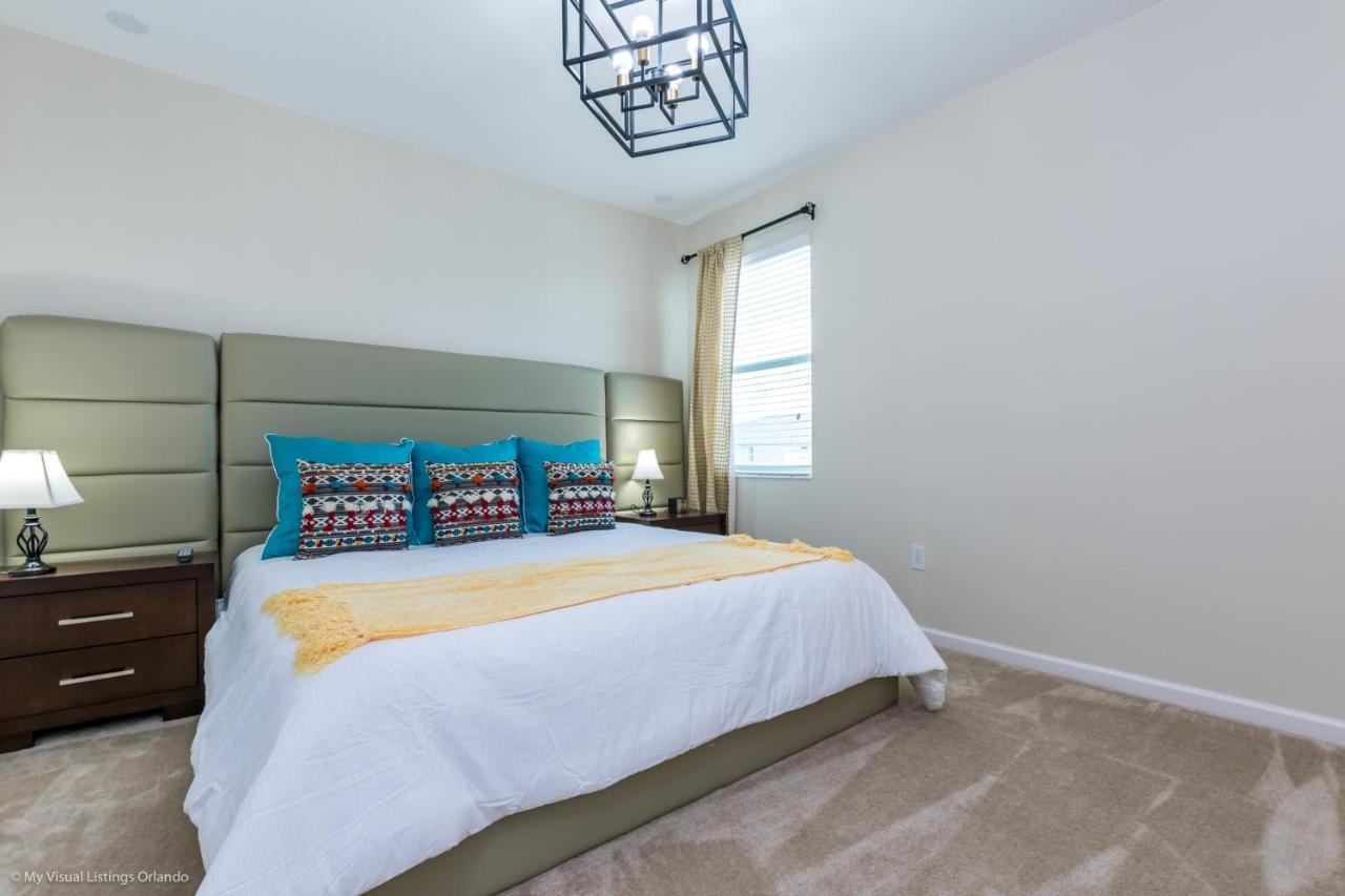 Spacious And Modern 8 Bedroom 5 Bathroom