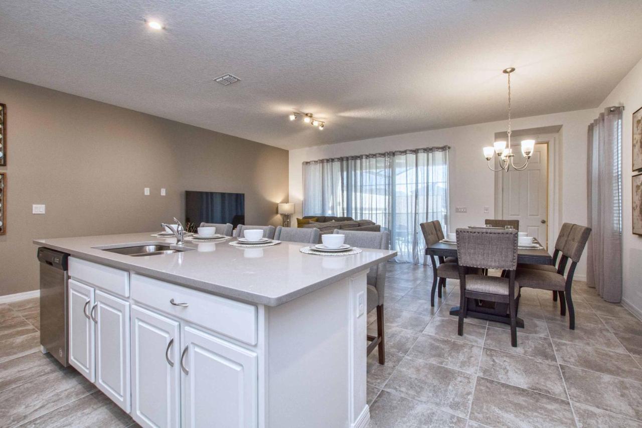 5 Bedrooms Townhome W- Splashpool - 8205sa Holiday home *