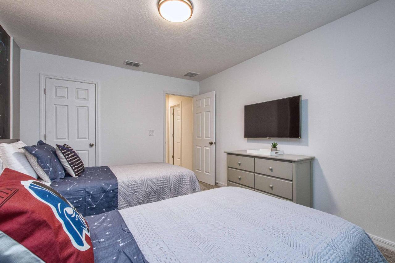 Holiday home 5 Bedrooms Townhome W- Splashpool - 8205sa Orlando