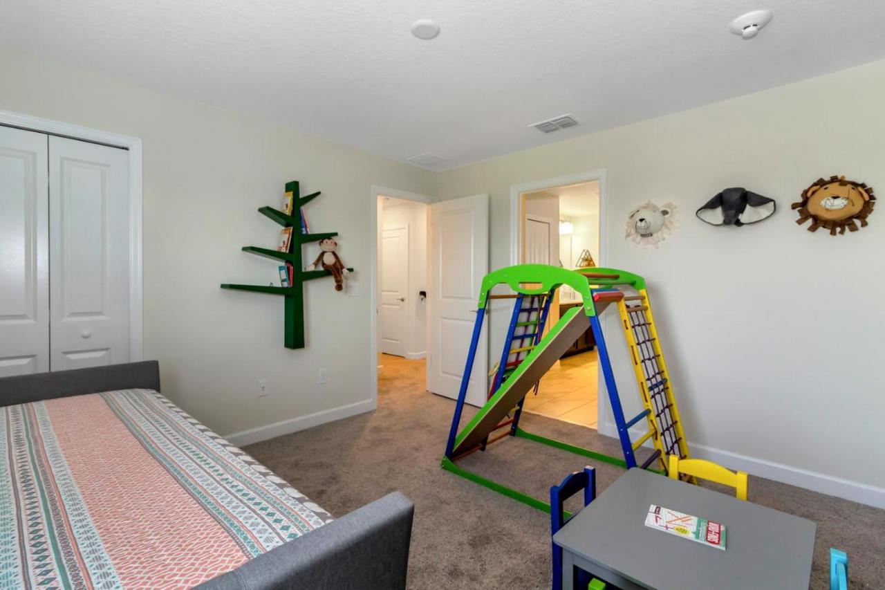 Royal Mansion At Storey Lakes Holiday home Orlando