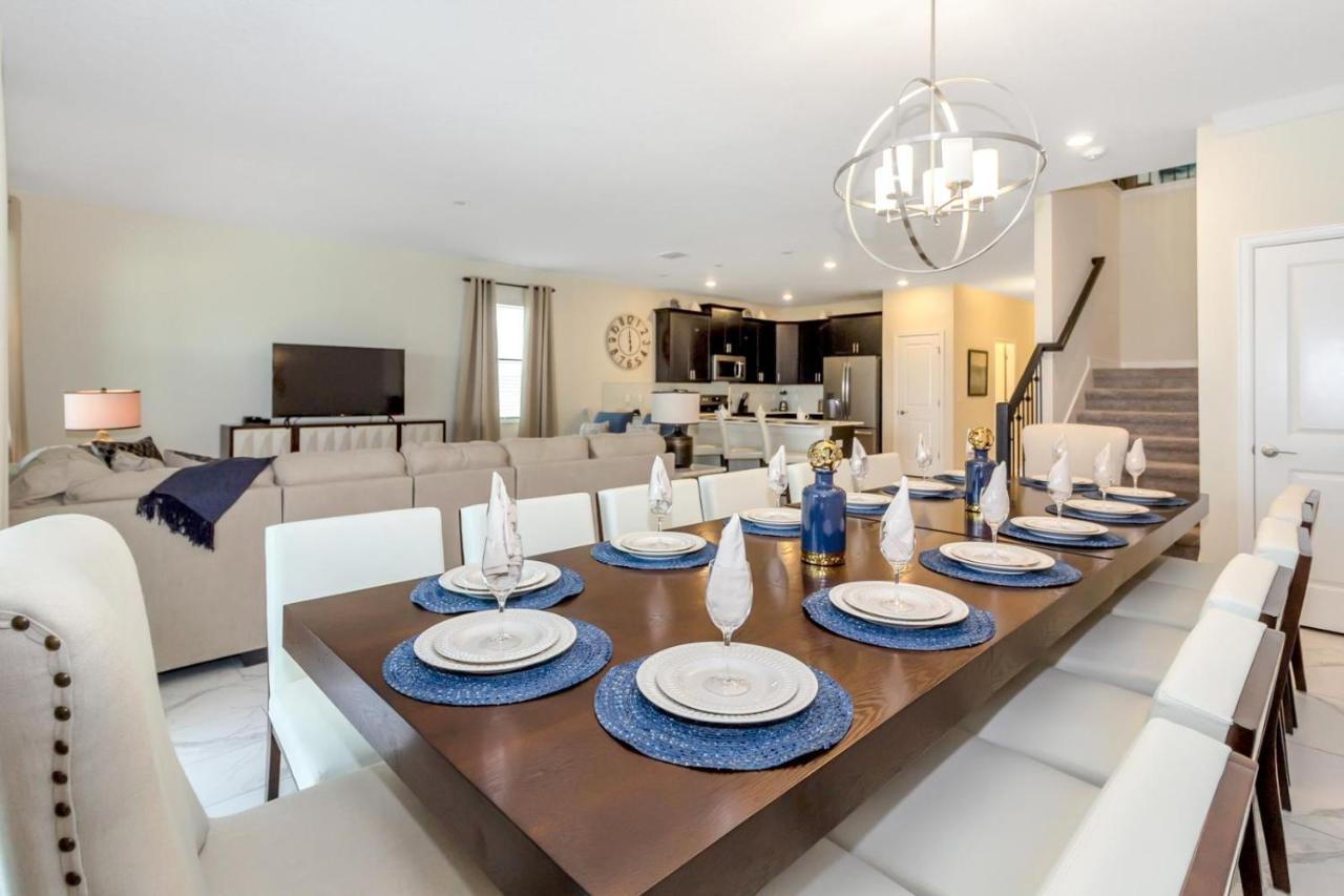 Royal Mansion At Storey Lakes Holiday home
