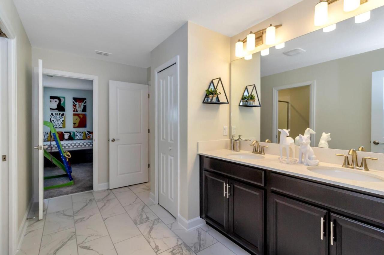 Royal Mansion At Storey Lakes Holiday home Orlando