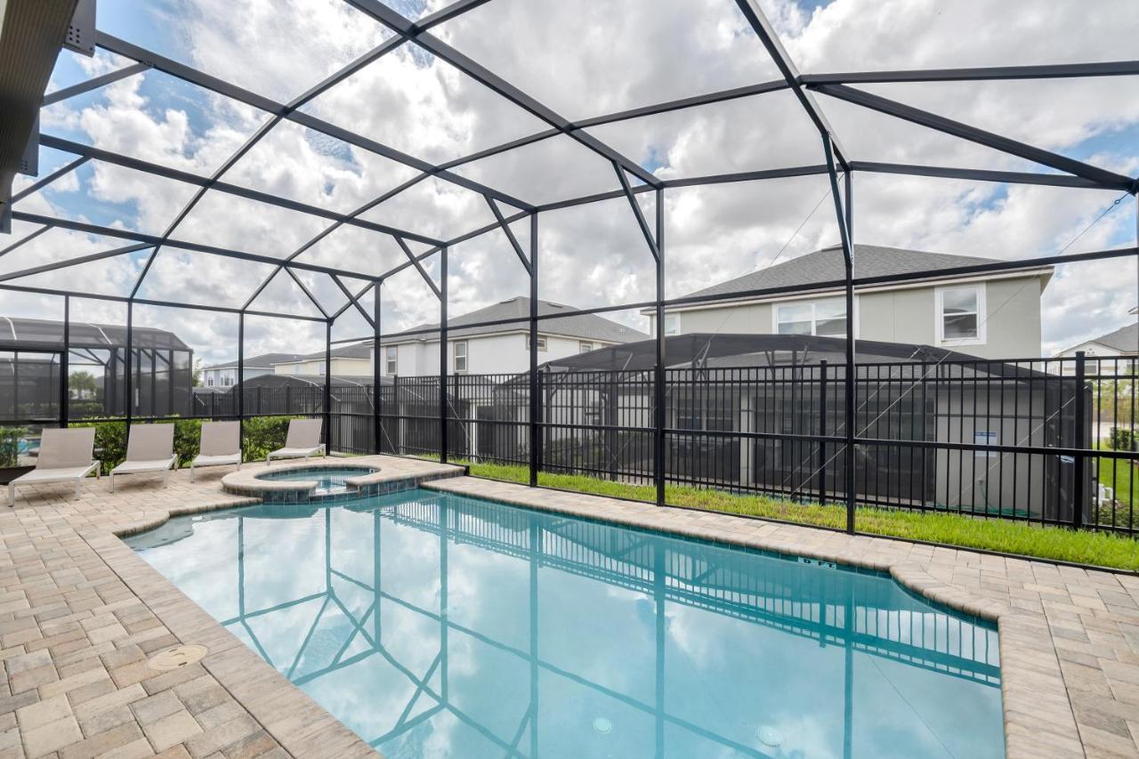 Modern Wprivate Pool&spa, Free Water Park Holiday home