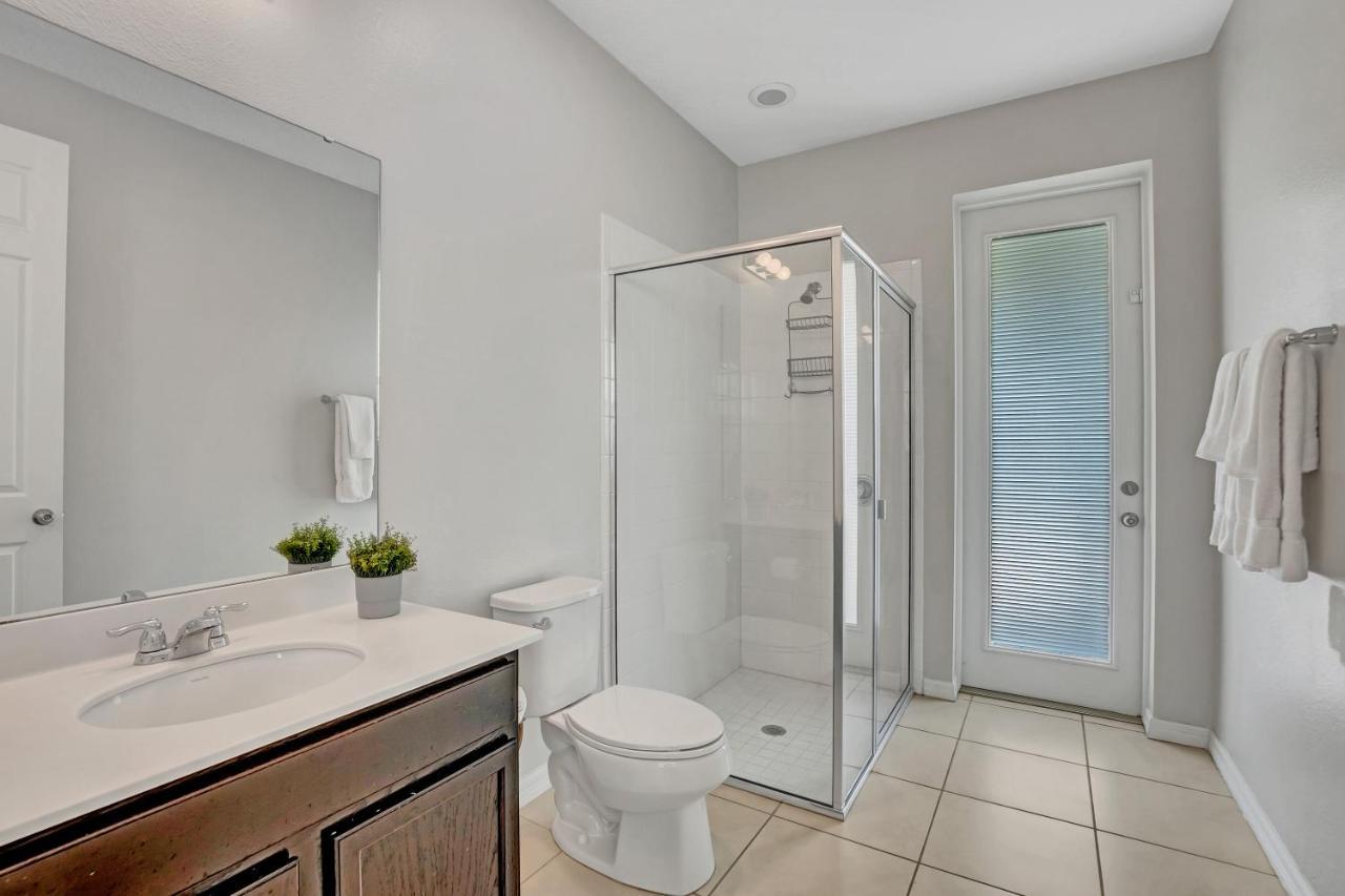 Modern Wprivate Pool&spa, Free Water Park Holiday home *