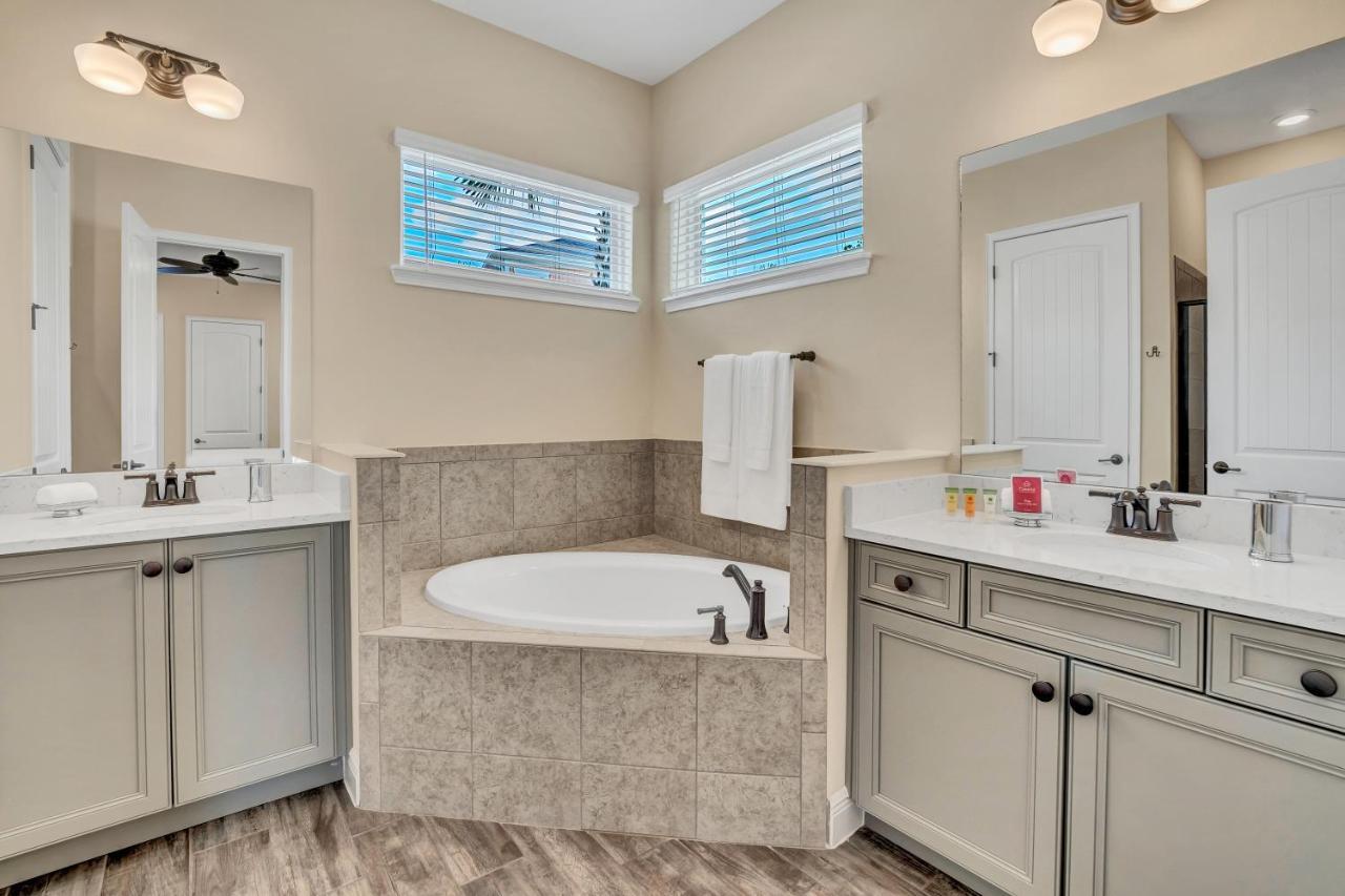 8053 Lost Shaker Lane * Orlando