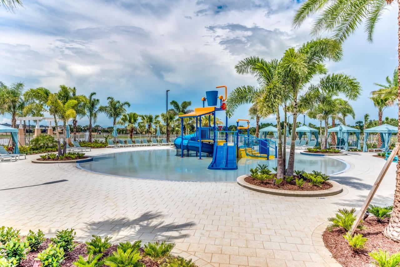Modern Wprivate Pool&spa, Free Water Park Holiday home *