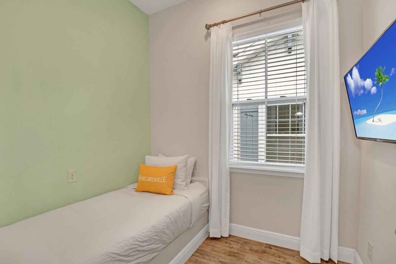 8034 Surf Street Holiday home