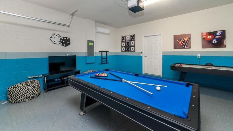 Amazing 6 Bedroom 4.5 Bath Windsor At Westside Pool Holiday home *