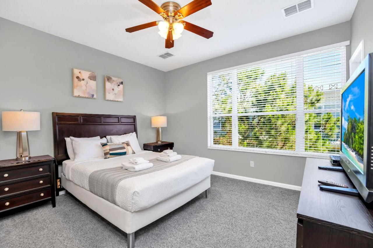 Pleasant And Spacious Town Near The Convention Center #3vc107 * Hunters Creek