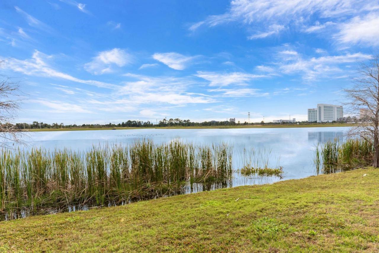Pleasant And Spacious Town Near The Convention Center #3vc107 Holiday home *