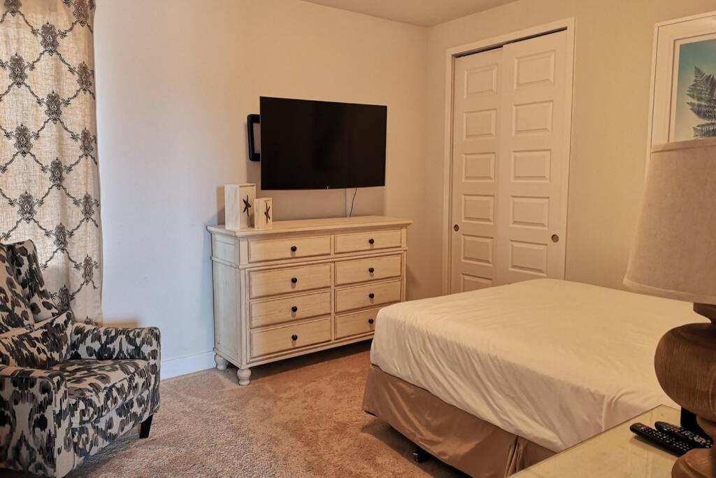 Luxurious Modern Near Disney With Theater, Pool And Spa In Encore At Reunion Holiday home Orlando