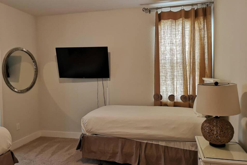 Luxurious Modern Near Disney With Theater, Pool And Spa In Encore At Reunion Holiday home *