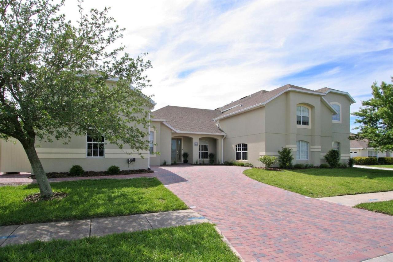 Mickey's Getaway: Luxe 7br Retreat With Pool & Theater Near Orlando