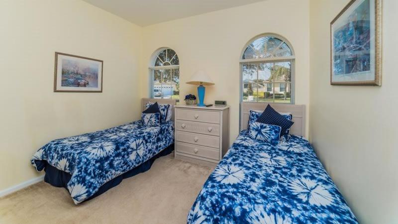 Holiday home Elegant 4 Bedroom With South Facing Pool In Kissimmee