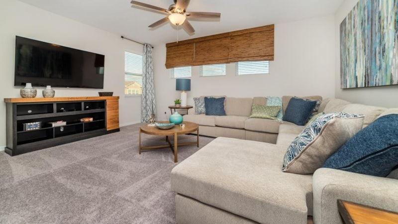 Holiday home Luxurious 5 Bedroom Pool In Solara That Sleeps 12 *