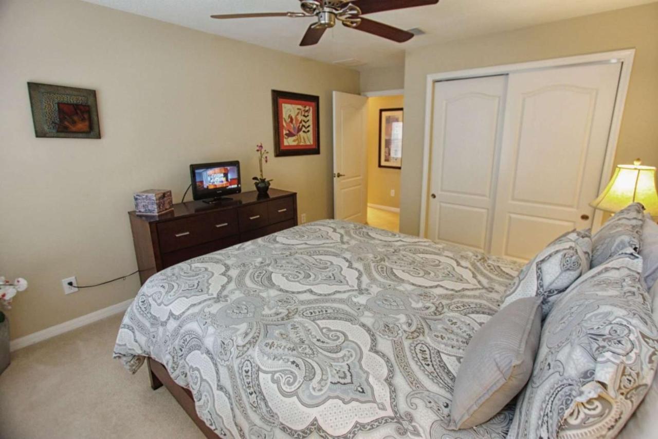 Lovely 4 Bedroom 3 Bath Town With Private Pool * Orlando