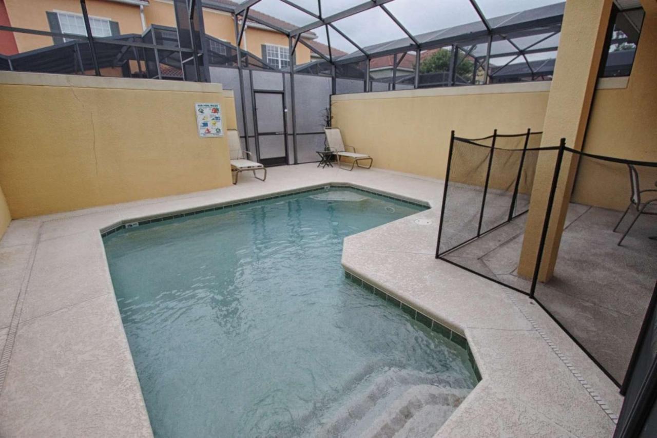 Lovely 4 Bedroom 3 Bath Town With Private Pool Orlando