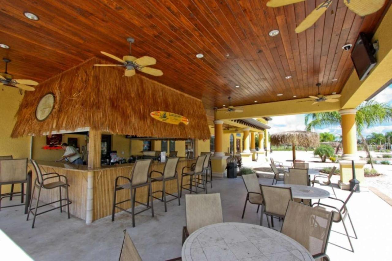 Lovely 4 Bedroom 3 Bath Town With Private Pool Holiday home Orlando