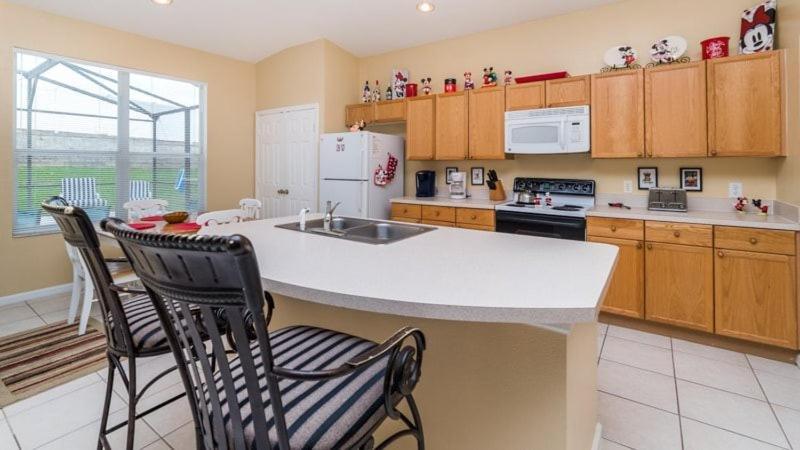 Stunning 4 Bedroom 3 Bath Pool In Windsor Palms Holiday home Orlando