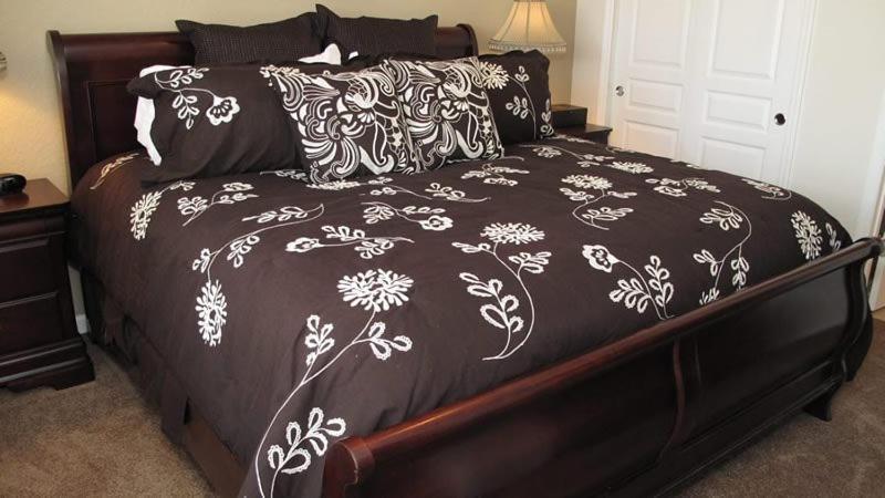 Amazing 6 Bedroom 4 Bath Pool In Kissimmee *