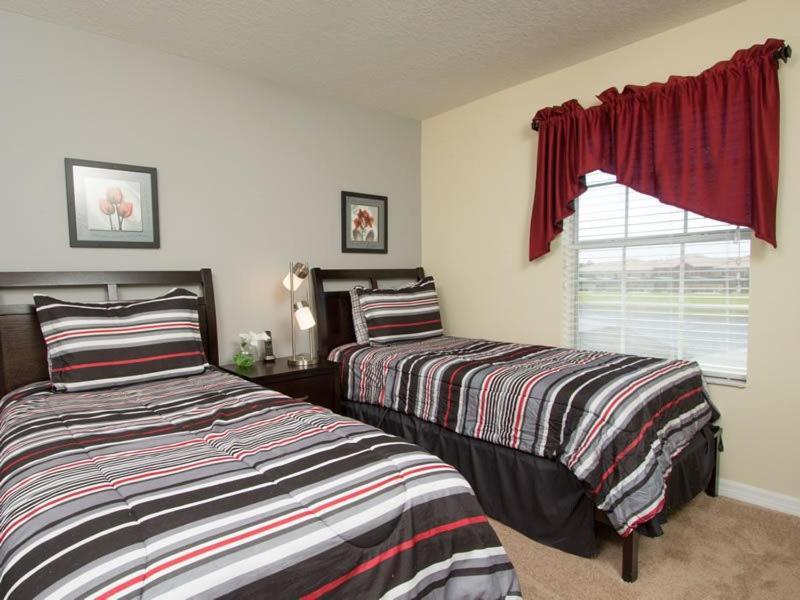4 Bedroom 3 Bath Town In The Paradise Palms Holiday home *
