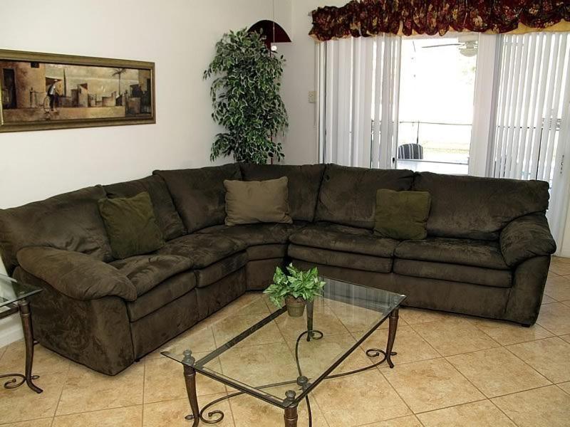4 Bedroom Pool With Games In Gated Holiday home Orlando