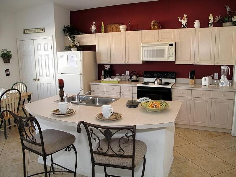 4 Bedroom Pool With Games In Gated Holiday home