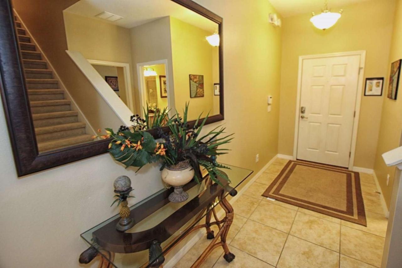 Lovely 4 Bedroom 3 Bath Town With Private Pool Orlando