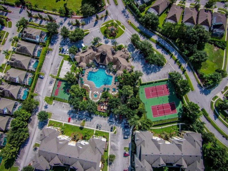 4 Bedroom Pool With Games In Gated Holiday home Orlando