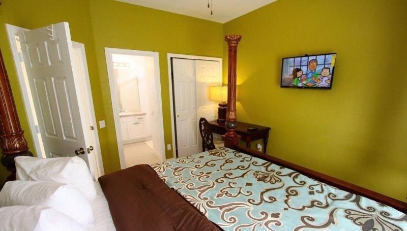 Awesome 5 Bedroom 5 Bath Pool In Windsor Hills Holiday home *